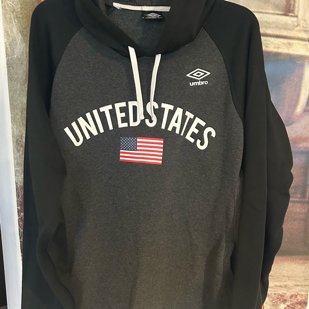 Men’s Umbro United States Soccer Men's Hoodie. Size XL. Excellent Condition.